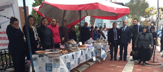 Öğrenciler Yararına Kermes Düzenlendi