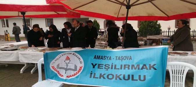 OKUL ÖĞRENCİLERİ YARARINA KERMES DÜZENLENDİ