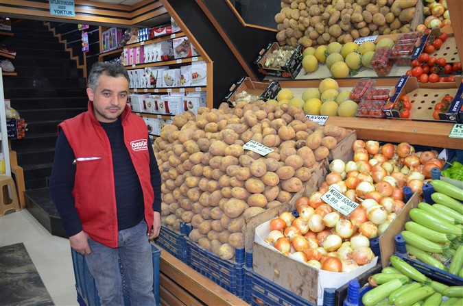 Özgür Süper Market Uyguladığı Fiyat İndirimleri İle Taşova Halkının Yanında