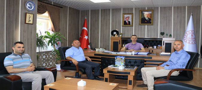 Taşova Belediye Başkanı Bayram Öztürk, İl Milli Eğitim Müdürü Doç. Dr. İlker Kösterelioğlu'nu Ziyaret Etti