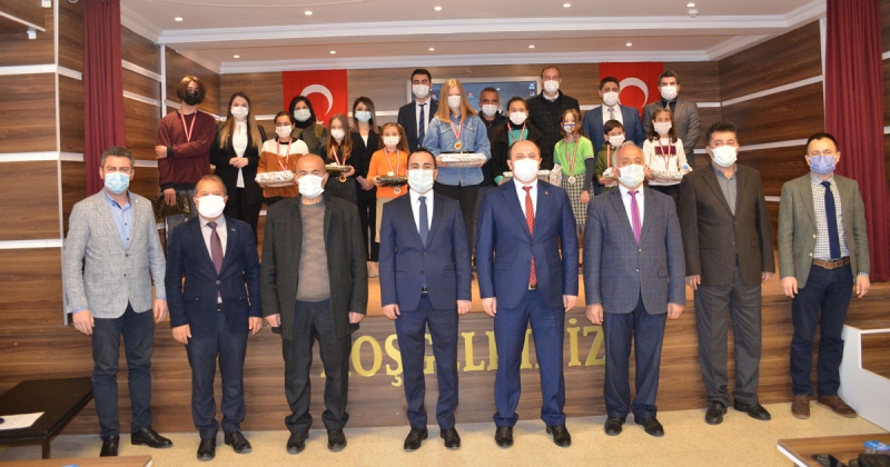 Taşova'da İstiklal Marşı'nın Kabulünün 100. Yılı Kutlandı
