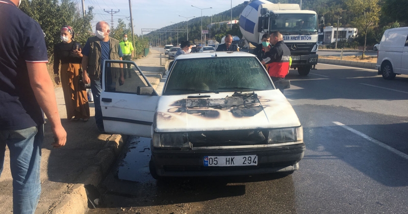 Taşova'da Seyir Halindeki Otomobilde Yangın Çıktı